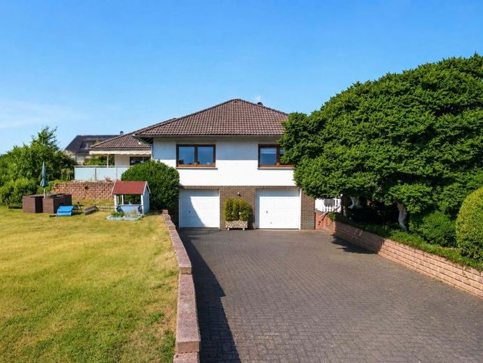 Wohnen auf einer Ebene – Exklusiver Bungalow mit Platz für die ganze Familien – Photo 1