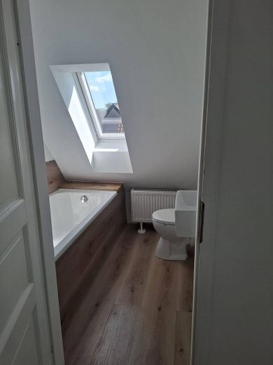 Maisonette-Wohnung, 5ZK2B, Balkon + Dachterrasse, ruhige Wohnlage von Bielefeld-Senne – Bad im Dachgeschoss
