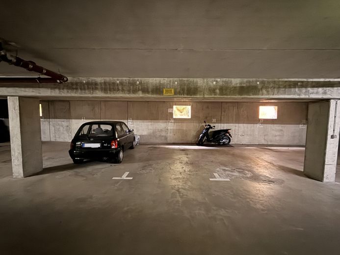 Tiefgaragenstellplatz