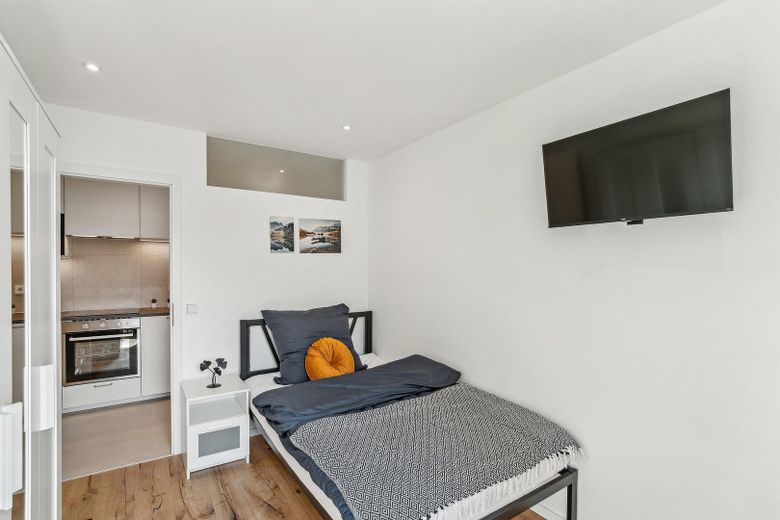 Top-Uni-Lage! Modern möbliertes Zimmer in sanierter WG | All-inclusive - mit Strom und Internet – WG-Zimmer