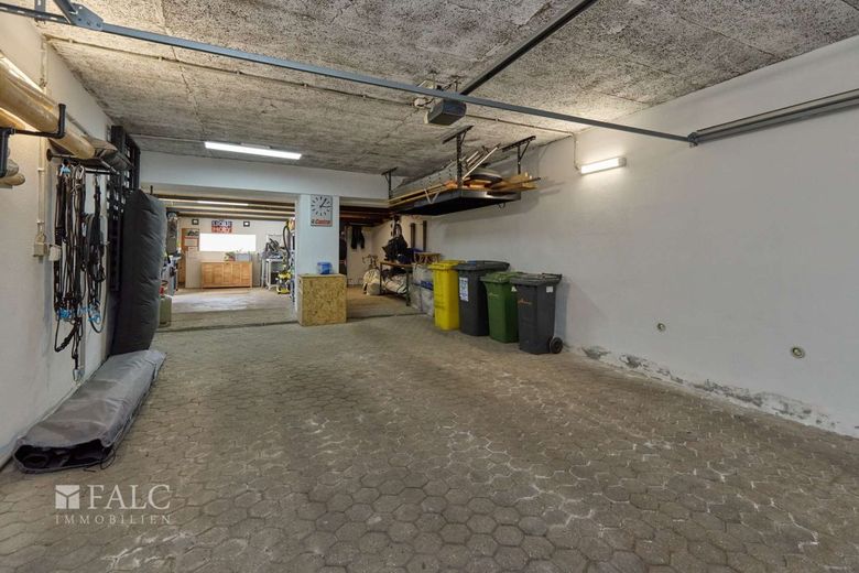 Landluft mitten in Alsdorf ? - Enjoy living direkt am Feld! – Geräumige Garage