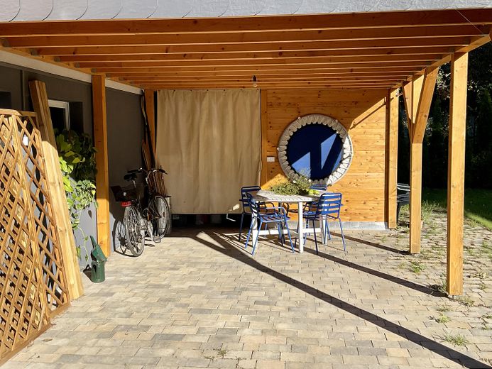 Schönes, solide saniertes und bezugsfertiges Haus auf Rügen mit Photovoltaik – Carport