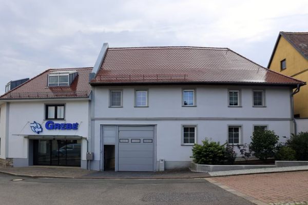 Pfiffelbach, Wohn-u.Geschäftshaus + Nebengeb.