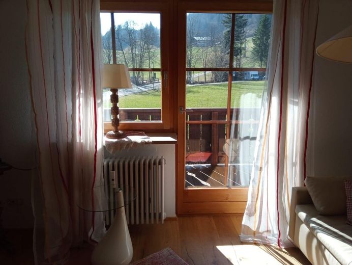Dieses herrliche Apartment in Aschau-Sachrang wartet auf Sie – Livingroom