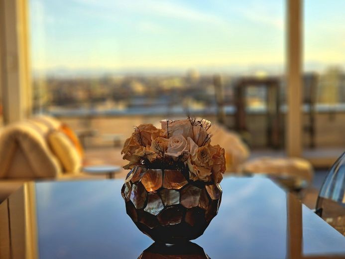 PROVISIONSFREI: Munich's Iconic View – The Ultimate Penthouse – Impression Essen