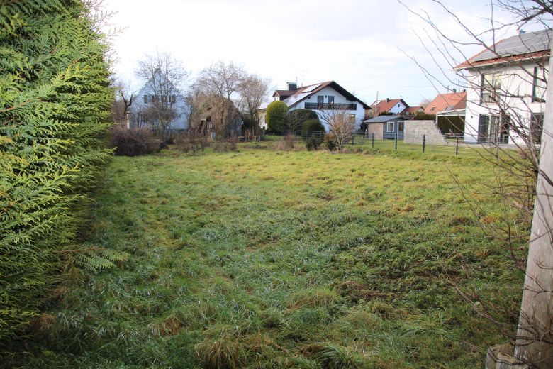 Spokojna działka budowlana z ekspozycją południową – Zdjęcie 3