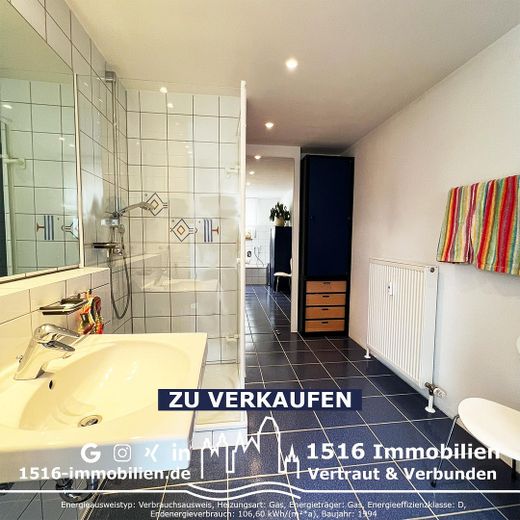 3-room attic apartment with sunny balcony – Bad