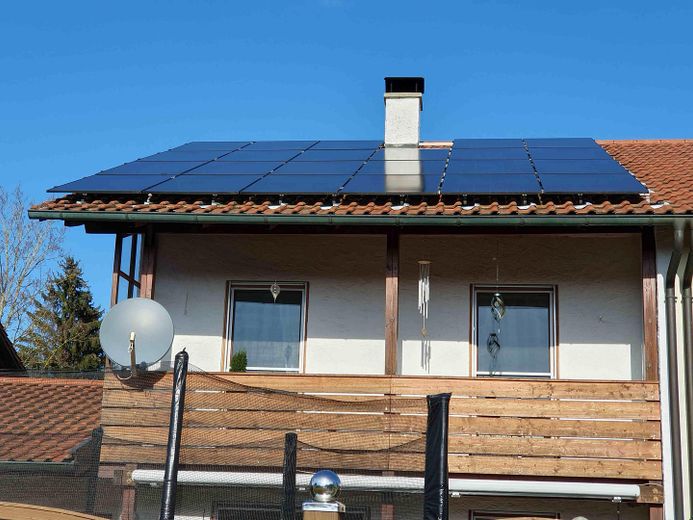 PV Anlage und Balkon