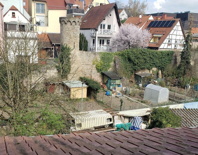 Blick auf Stadtmauer+Wachturm