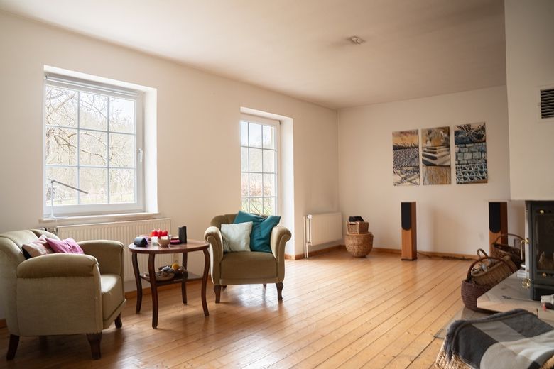 Waldrand‑Forsthaus mit Einliegerwohnung, Scheune & 5.920 m² Grundstück – Effizienzklasse B – Foto 12
