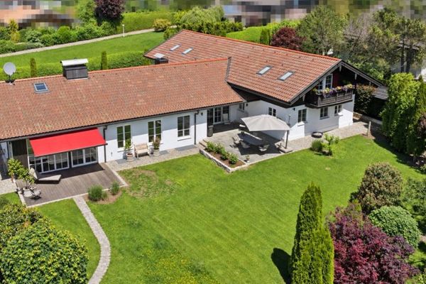 Exclusieve landhuisvilla aan de Tegernsee met hoogwaardige voorzieningen I 5 jaar woonrecht voor de verkoper