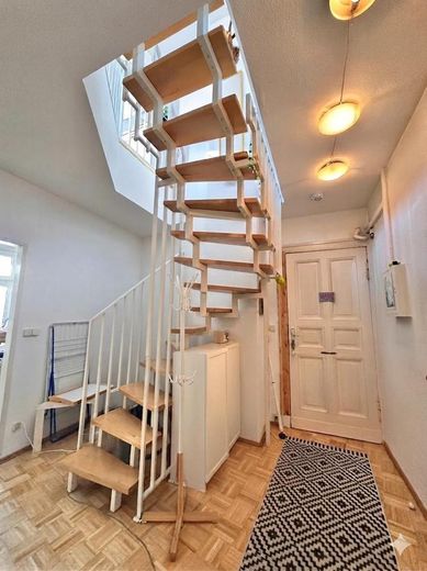 Luminoso appartamento maisonette all'ultimo piano a Friedrichshain, libero subito – Eingangsbereich