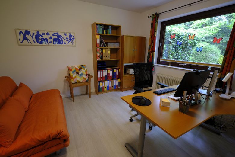 Freistehendes Einfamilienhaus mit Südgarten in ruhiger Lage von Hamburg-Volksdorf – Zimmer Erdgeschoss