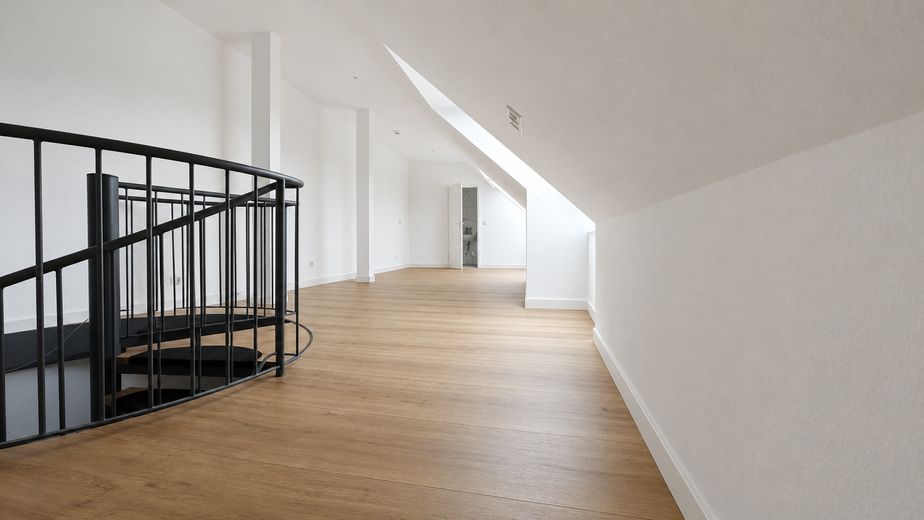 Quasi-apartment within a 3-person shared flat with a view over Leipzig – Wohnbereich