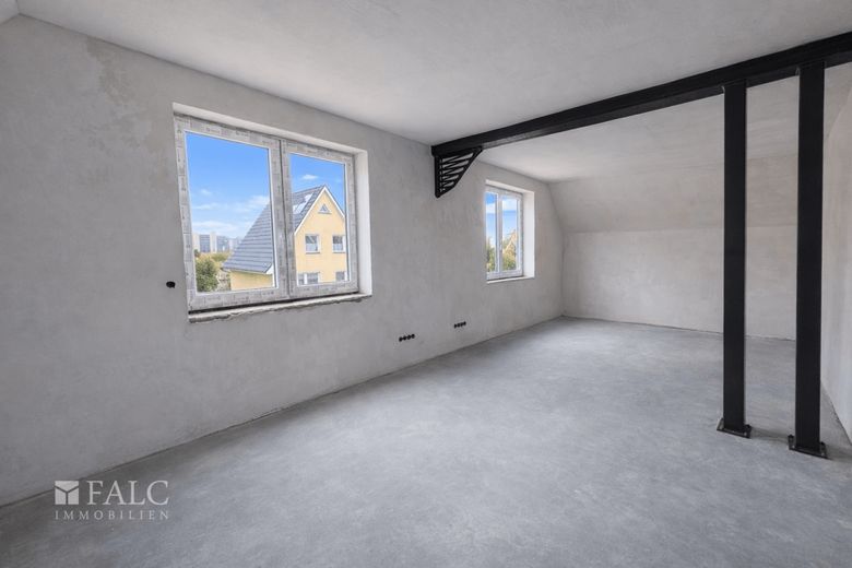 Rohdiamant in Top-Lage! Zwei Wohneinheiten in direkter Nordseelage - Projekt zur Fertigstellung – Blick in das Wohnzimmer im OG
