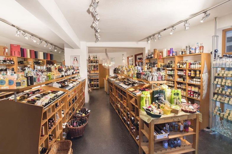 Erdgeschoss Weinladen