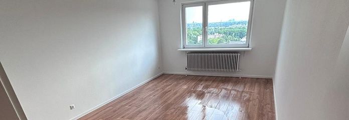Appartement 3 pièces élégamment rénové à Hanau-Kesselstadt – Wohnzimmer