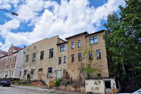 Terreno con edifici da demolire in buona posizione ad Altenburg/Turingia