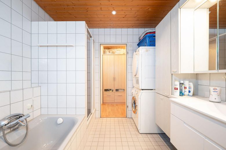 Große Penthouse Wohnung mit Blick über Radolfzell – Badezimmer