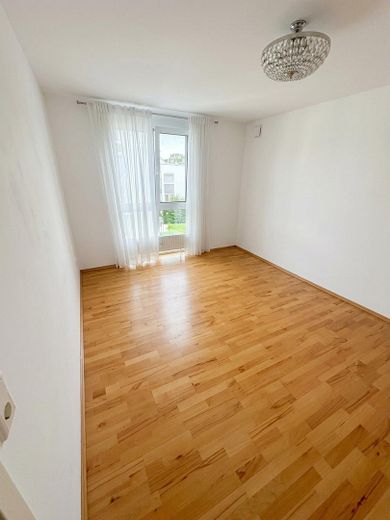 Jak nowe 4-pokojowe mieszkanie własnościowe – Zdjęcie 17