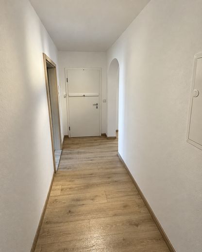 Чудова 4-кімнатна квартира | 135 м² | Балкон | 2 ванні кімнати | Вбудована кухня | Сад – Flur