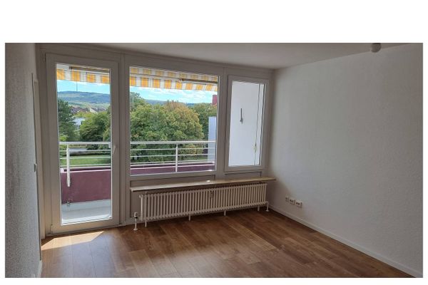 Cómodo piso de 3 habitaciones con balcón
