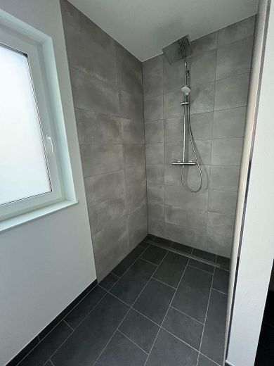 Exklusive 2-Zimmer Neubauwohnung – Dusche