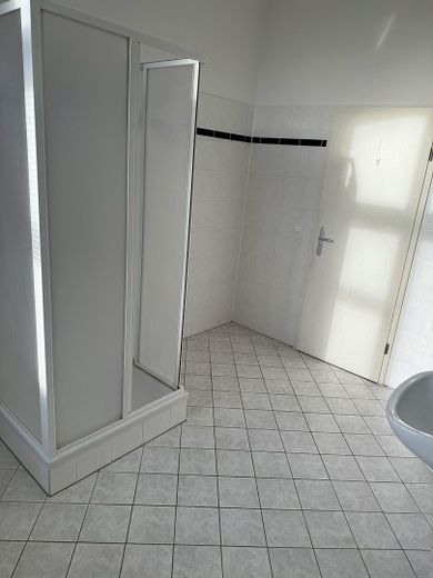 Helle, großzügig geschnittene 2-Zimmer-Wohnung – Foto 8