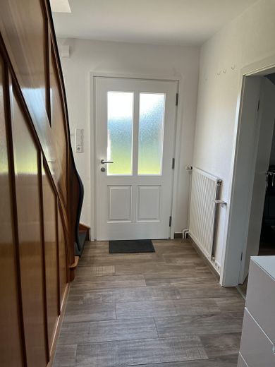 Flur unten Eingang 1