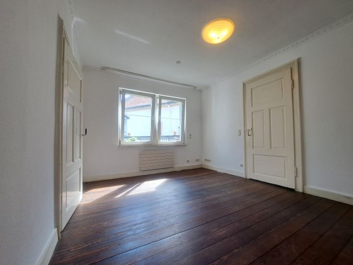 2-ZKB Altstadt mit Innenhof – Wohnzimmer Südfenster