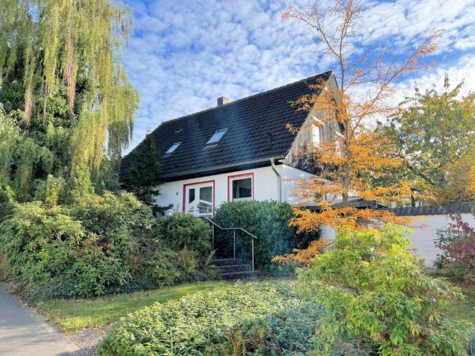 1-Familienwohnhaus mit Carport und Wintergarten in ruhiger Sackgassenlage – Heise Immobilien - 1-Familienwohnhaus mit Carport
