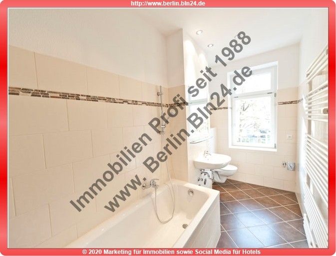 Berlin Neukölln Vollsanierung Mietwohnung – Tageslichtbad mit Badewanne -