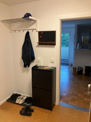 All inkl. WG Zimmer, neue Möbel, Whg renoviert, NK, Wlan, Strom inkl. – Flur