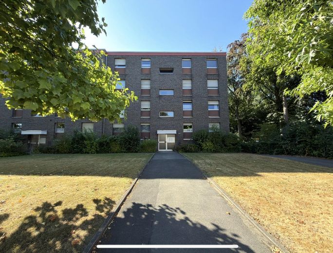 Modern sanierte 3-Zimmer-Wohnung mit Balkon in beliebter Lage in Weitmar Mark – Frontansicht
