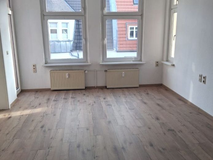Wohnen über der Stadt schöne 2-R -Wohnung in MD- Stadtfeld-Ost,im DG ca.60m² zu vermieten ! – Foto 1