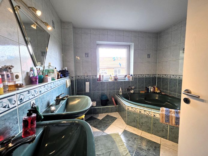 Massive Doppelhaushälfte in Hamburg-Fischbek – Badezimmer 1.Obergeschoss