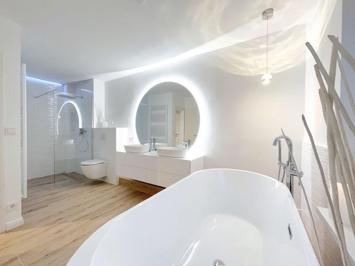 ... und großer Dusche