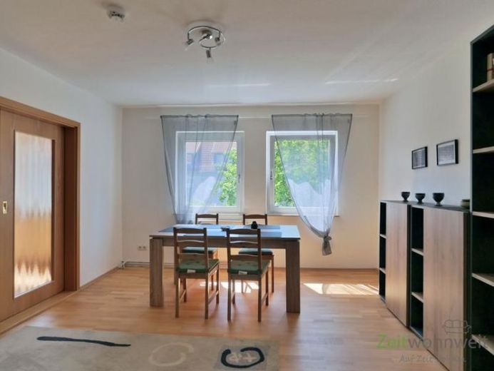 (EF1145_M) Erfurt: Ilversgehofen, großzügige möblierte Wohnung mit Balkon in ruhiger Wohnsiedlung – Foto 1