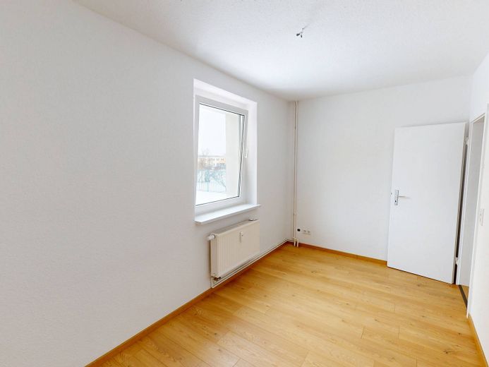 Plenty of Space and Natural Light: Large 3-Room Apartment with Bathtub – Ansicht II: Schlafzimmer II