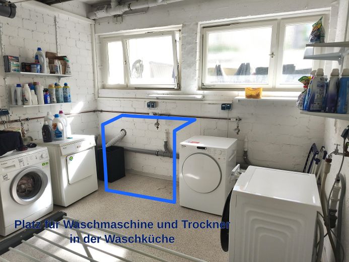 Smart e ristrutturato: trilocale vicino al centro con balcone esposto a sud e posto auto in garage – Platz  Waschmaschine/Trockner