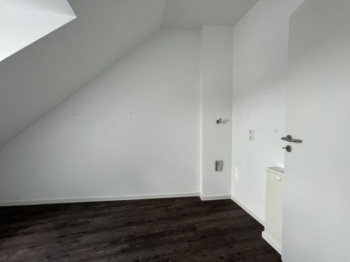 140 m² Wohnkomfort: Stilvolles Penthouse mit Aufzug und zwei Sonnenterrassen – Waschraum