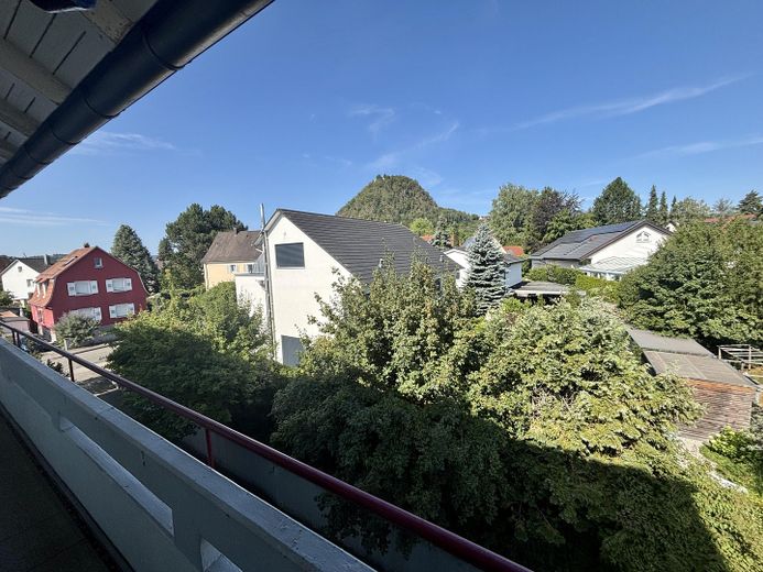 Hohentwiel manzaralı 3,5 odalı daire – Blick vom Balkon zum Hohentwie
