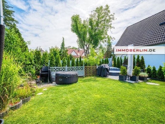 IMMOBERLIN.DE - Brilliant semi-detached house with granny flat – space wonder with southwest garden – Photo 1
