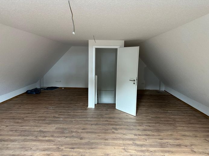 Schöne große OG-Wohnung im KFW40-Plus Haus zu vermieten! – Foto 5