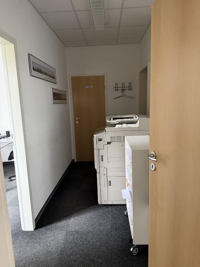 Büro im Herzen von Langenfeld – Flur