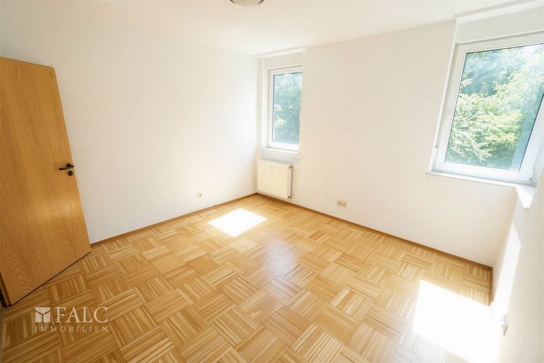 Schöner Wohnen mit 3ZKB in Homburg- Erbach! – Schlafzimmer 1