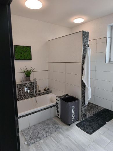 Edificio residencial y comercial con nave, oficinas, vivienda, jardín 507qm – Foto 13