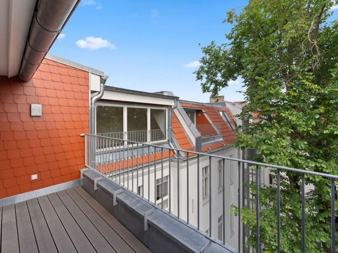 Charmante, neu ausgebaute Dachgeschoss-Wohnung mit 2 Terrassen – Foto 1