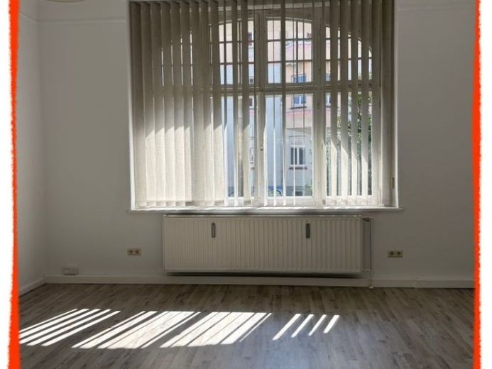 Repräsentative Büroeinheit mit Balkon, 2 WCs, Küche und großem Foyer in Zwickau-Nordvorstadt preiswert zu vermieten! – Foto 1
