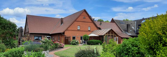 Casa en venta en un pueblo junto al Weser – Hausansicht vom Garten